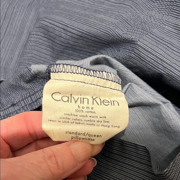 Calvin Klein Pillowcases from Bamboo Flowers Collection - Picture 3 of 4